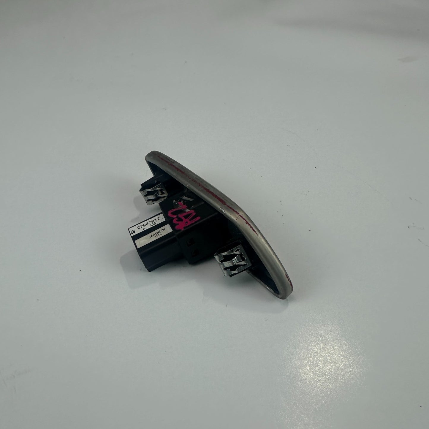 2014-2019 CHEVROLET CORVETTE C7 LEFT SIDE DOOR OPEN CONTROL SWITCH BUTTON OEM