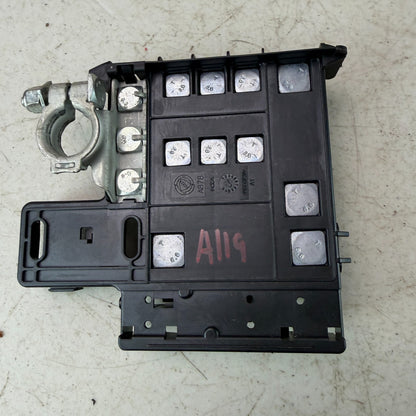 2017-2020 MASERATI LEVANTE BATTERY TERMINAL CLAMP TRAY BRACKET BOX 670002029 OEM