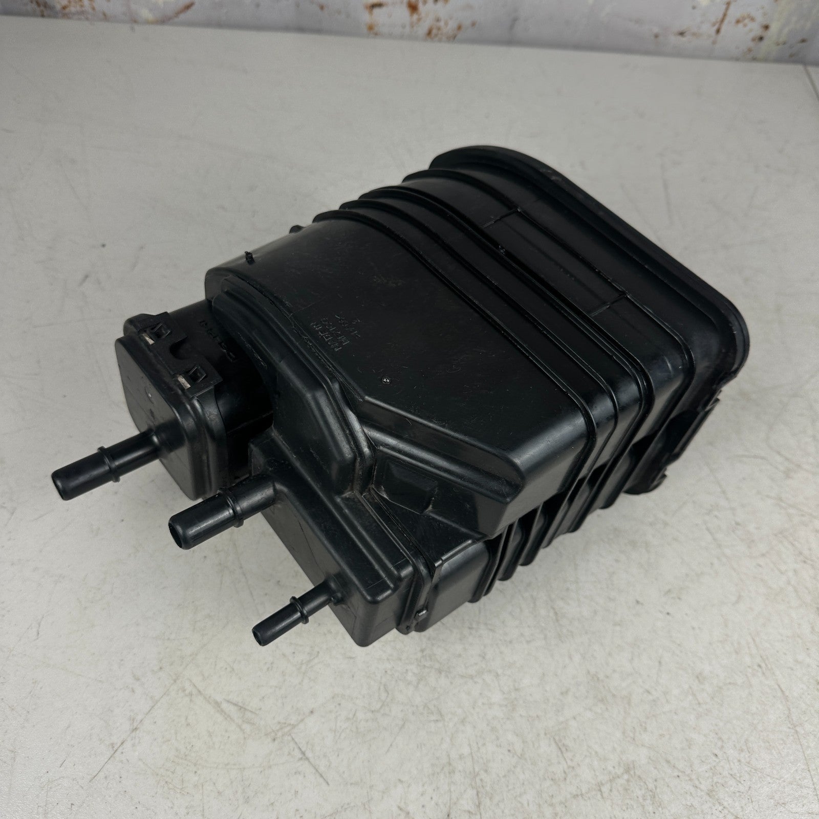 2018-2024 CHEVROLET CAMARO FUEL VAPOR EVAPORATOR CHARCOAL CANISTER 84082814 OEM