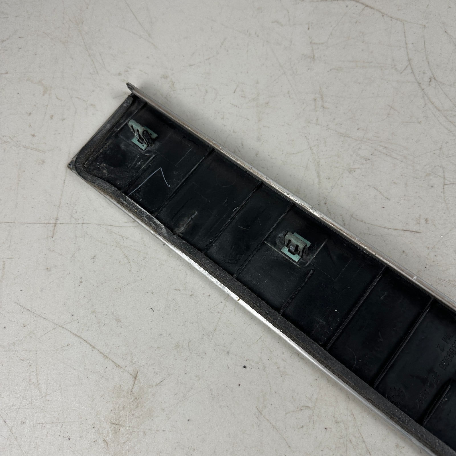 2014-2019 CHEVROLET CORVETTE C7 DOOR SILL SCUFF ENTRY PLATE TRIM 22789326 OEM