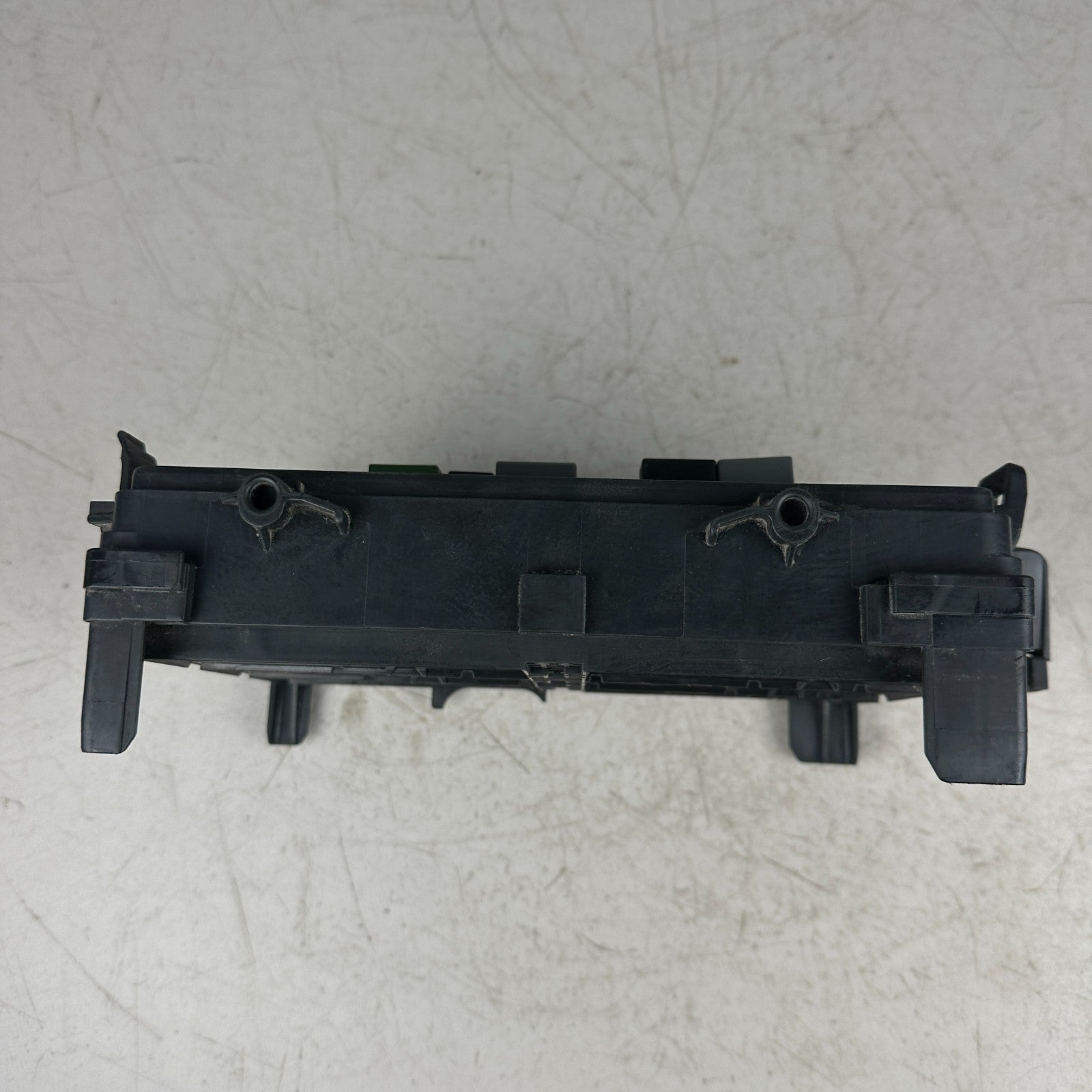 2014-2019 CHEVROLET CORVETTE C7 UNDER HOOD RELAY FUSE BOX ASSEMBLY 23189699 OEM