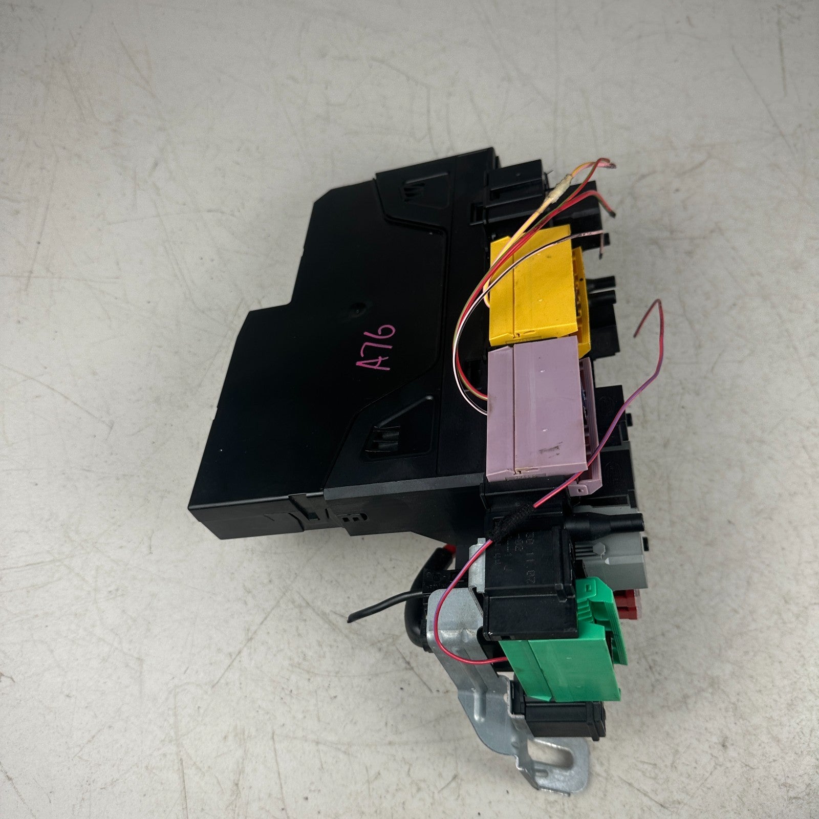 2008-2011 MERCEDES W204 C300 C350 REAR FUSE BOX RELAY MODULE 2045458201 OEM