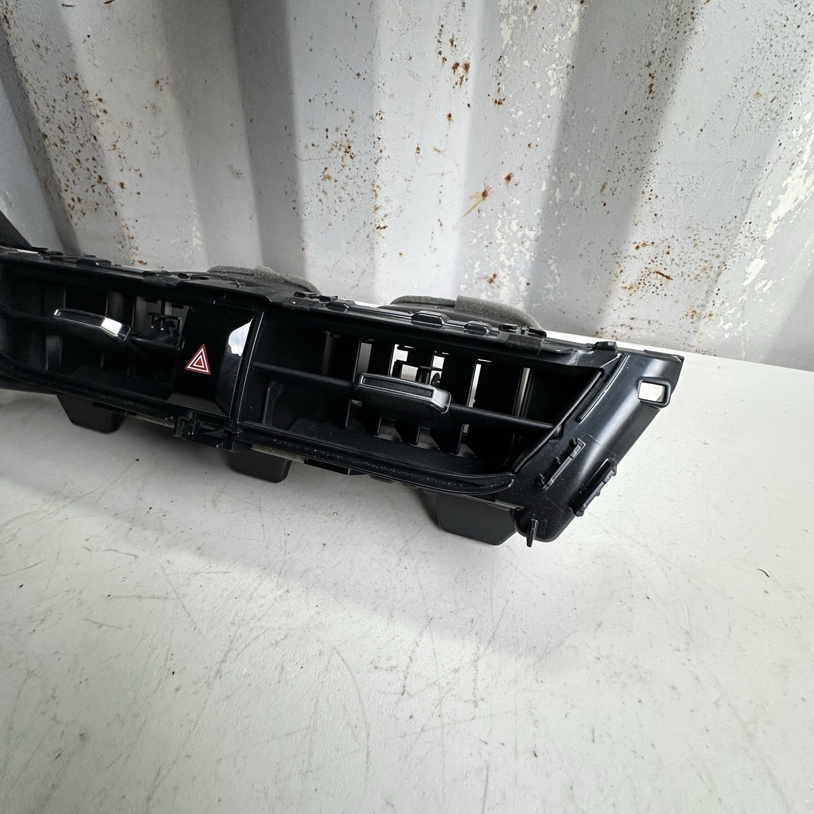 2020-2024 TOYOTA COROLLA CENTER DASH AIR AC VENT W/WARNING SWITCH 55670-12710