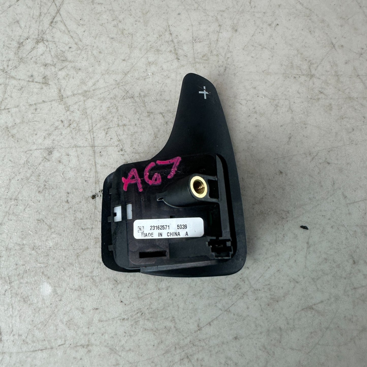 2014-2019 CHEVROLET CORVETTE C7 STEERING WHEEL RIGHT UPSHIFT PADDLE SWITCH OEM