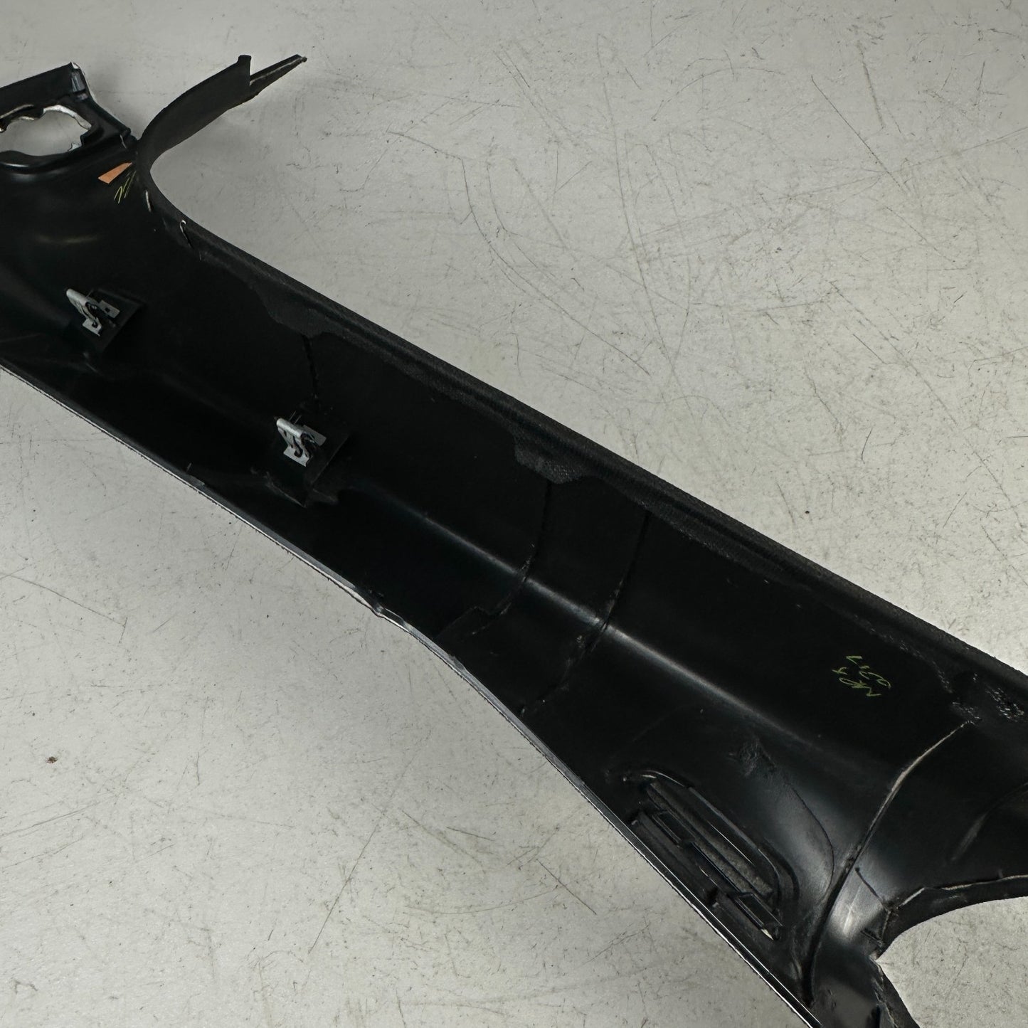 2014-2019 CHEVROLET CORVETTE C7 WINDSHIELD RIGHT SIDE A PILLAR TRIM COVER OEM