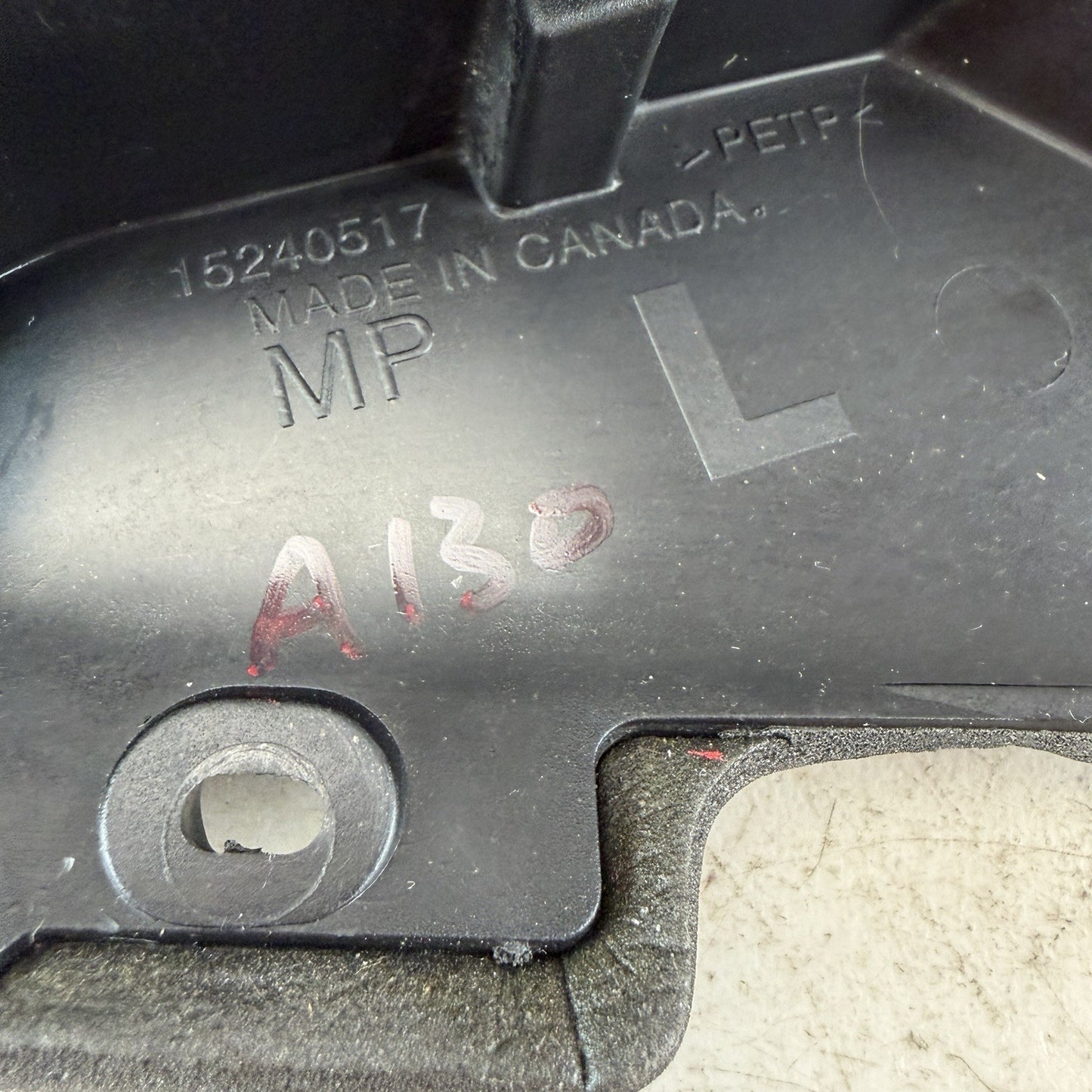 05-13 C6 Corvette Exterior A Pillar Bracket LH Driver 15240517
