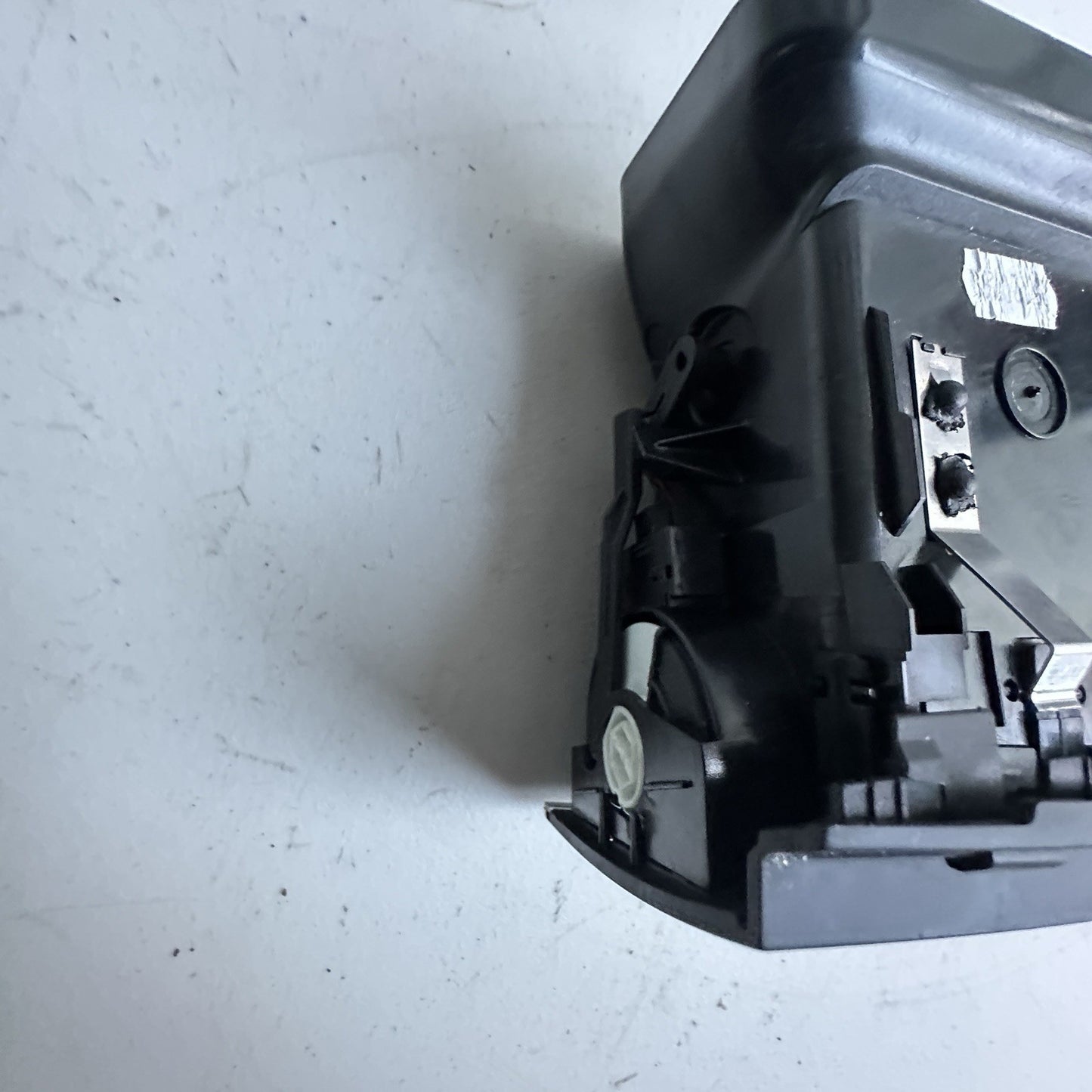 2008-2011 Mercedes-Benz C300 Center Dash AC Air Vents w/ Switch Buttons OEM
