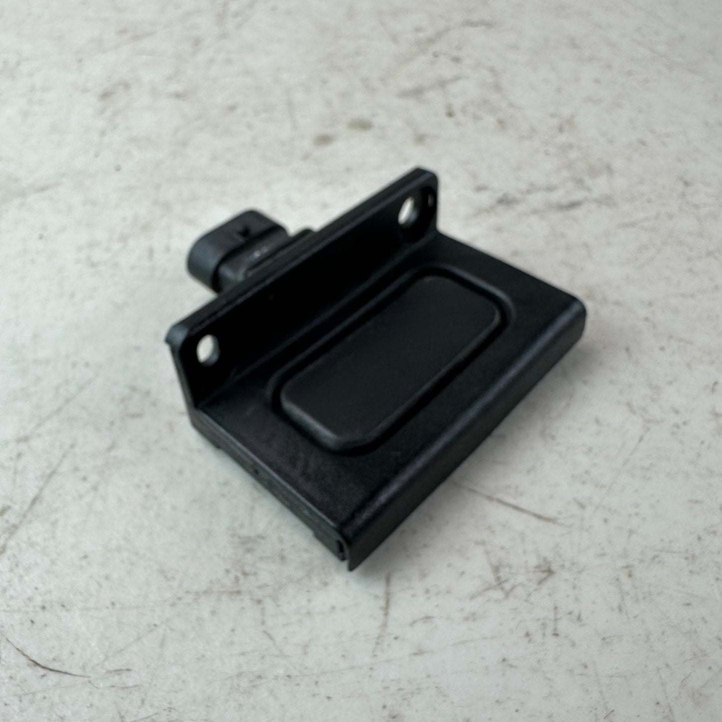 05-13 CHEVROLET CORVETTE C6 FRONT LEFT DOOR TOUCH PAD RELEASE SWITCH BUTTON OEM