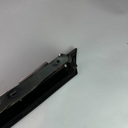 2005-2013 CHEVROLET CORVETTE C6 FRONT LEFT SIDE DOOR WINDOW A-PILLAR MOLDING OEM