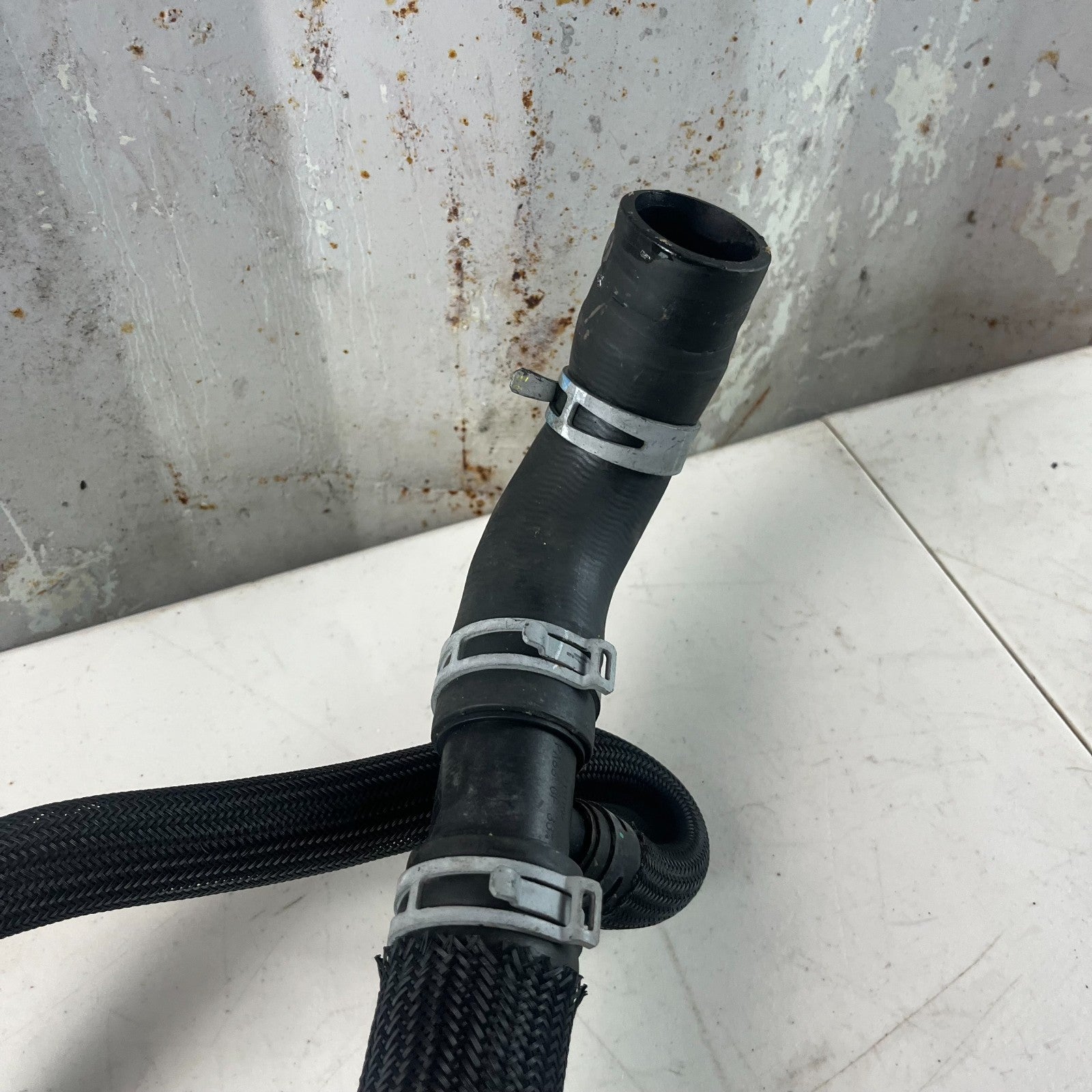 2016-24 CHEVROLET CAMARO FRONT RADIATOR LOWER COOLANT COOLING HOSE PIPE LINE OEM