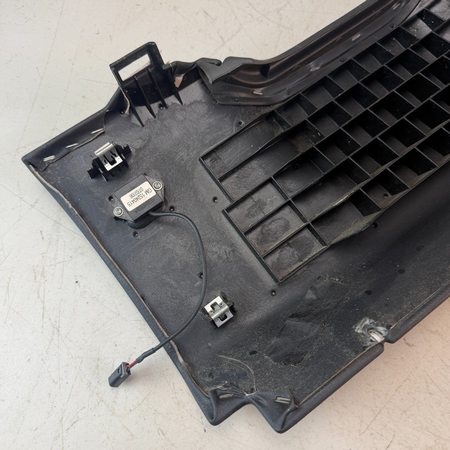 05-13 CHEVROLET CORVETTE C6 FRONT LEFT LOWER DASH KICK PANEL BLACK AAA36688 OEM