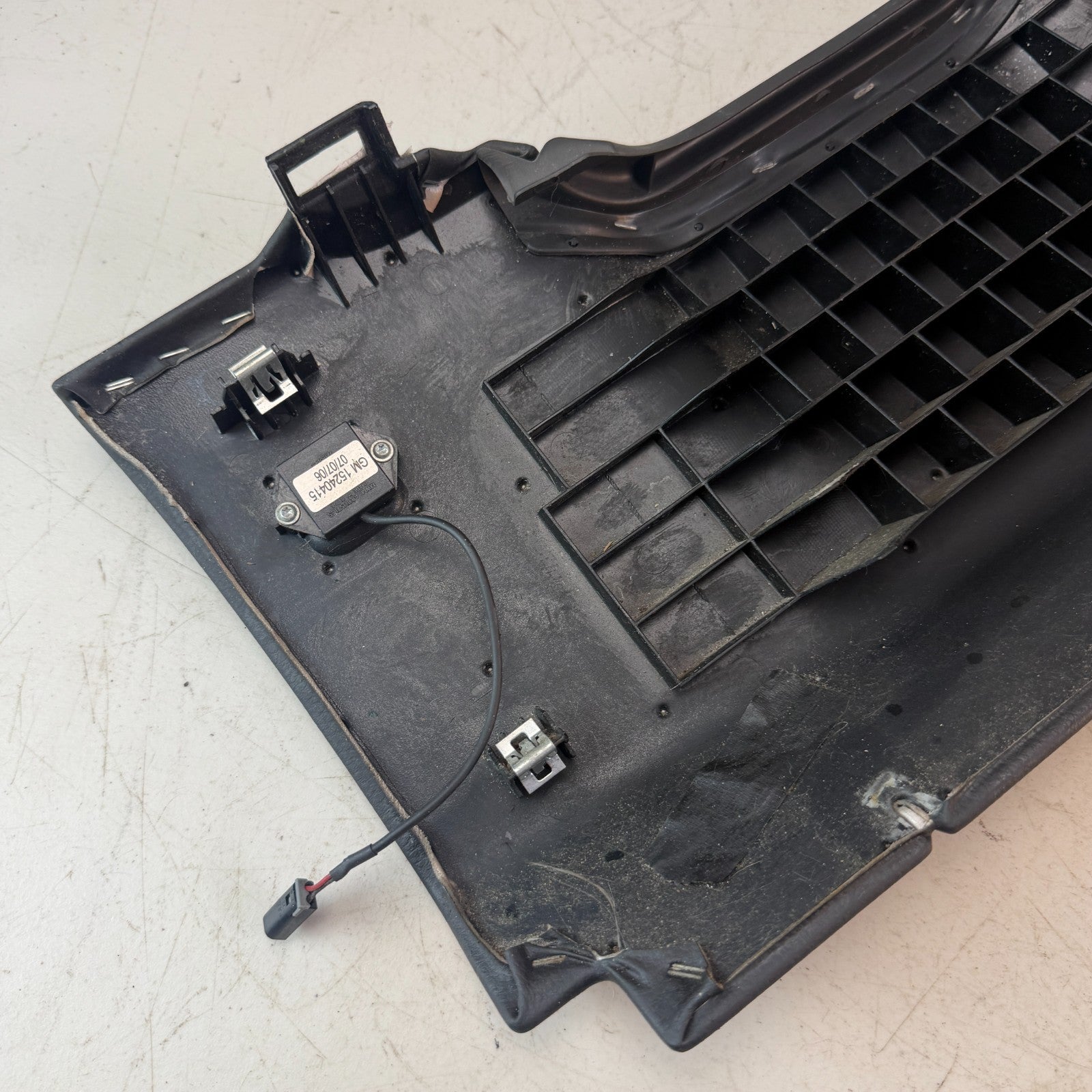05-13 CHEVROLET CORVETTE C6 FRONT LEFT LOWER DASH KICK PANEL BLACK AAA36688 OEM