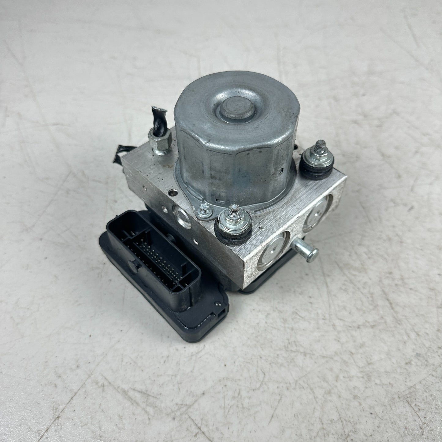 2014-2019 CHEVROLET CORVETTE C7 ABS ANTI-LOCK BRAKE PUMP CONTROL MODULE UNIT OEM