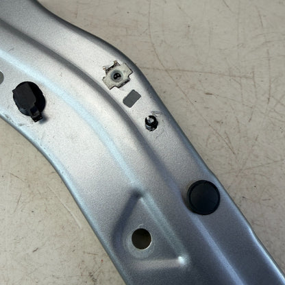 2016-2024 CHEVROLET CAMARO FRONT LEFT DRIVER FENDER SUPPORT BRACKET 84199117 OEM