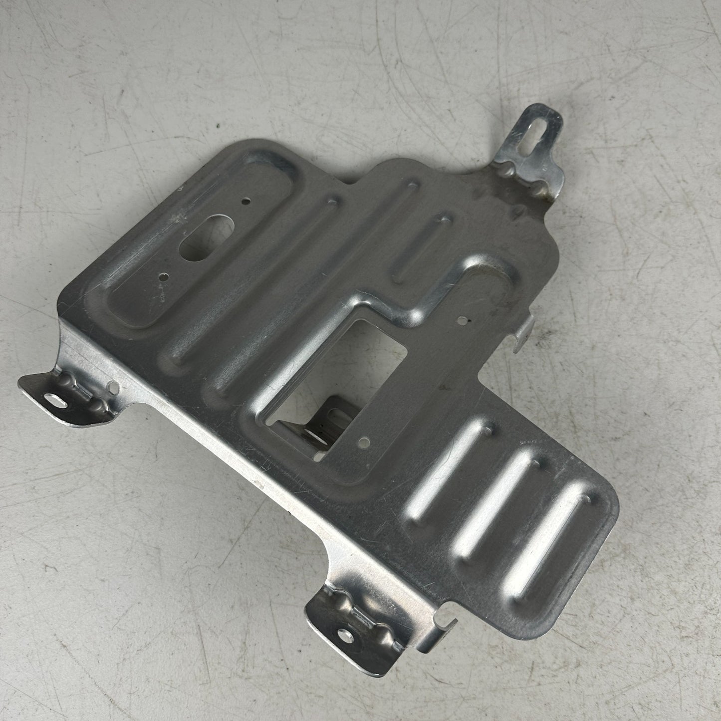 2014-2019 CHEVROLET CORVETTE C7 DATA RECORDER MOUNTING BRACKET 23423197 OEM
