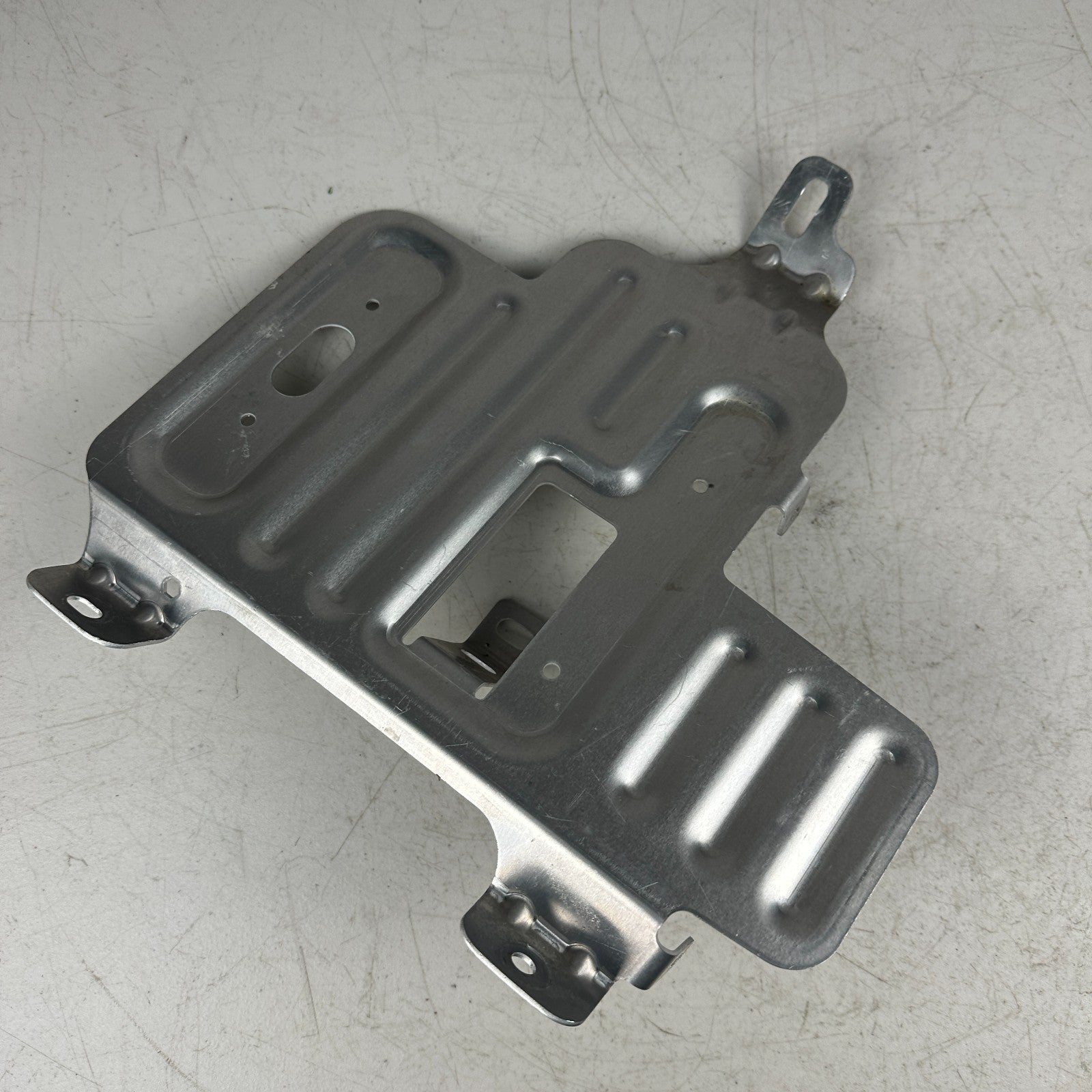 2014-2019 CHEVROLET CORVETTE C7 DATA RECORDER MOUNTING BRACKET 23423197 OEM