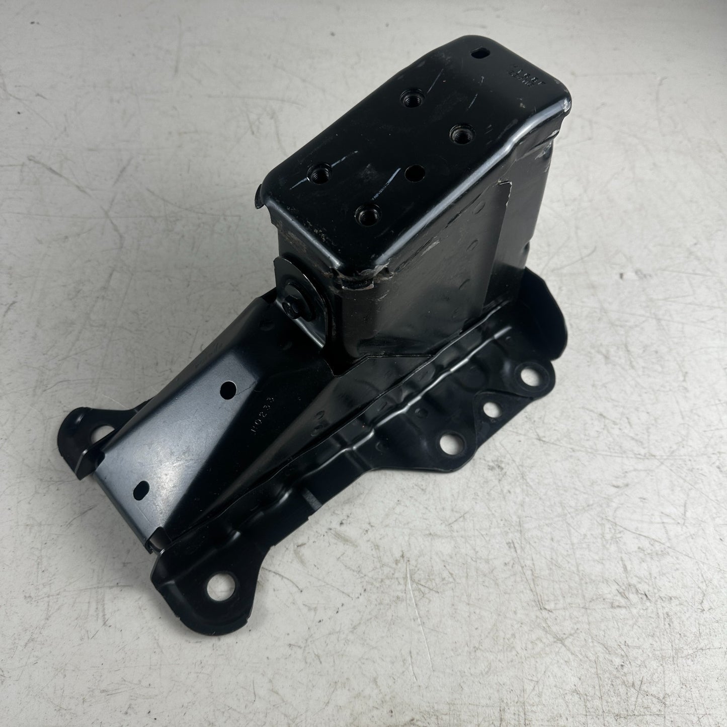 2017-2022 HONDA CR-V CRV FRONT RIGHT BUMPER DRIVER SIDE BAR MOUNT BRACKET OEM