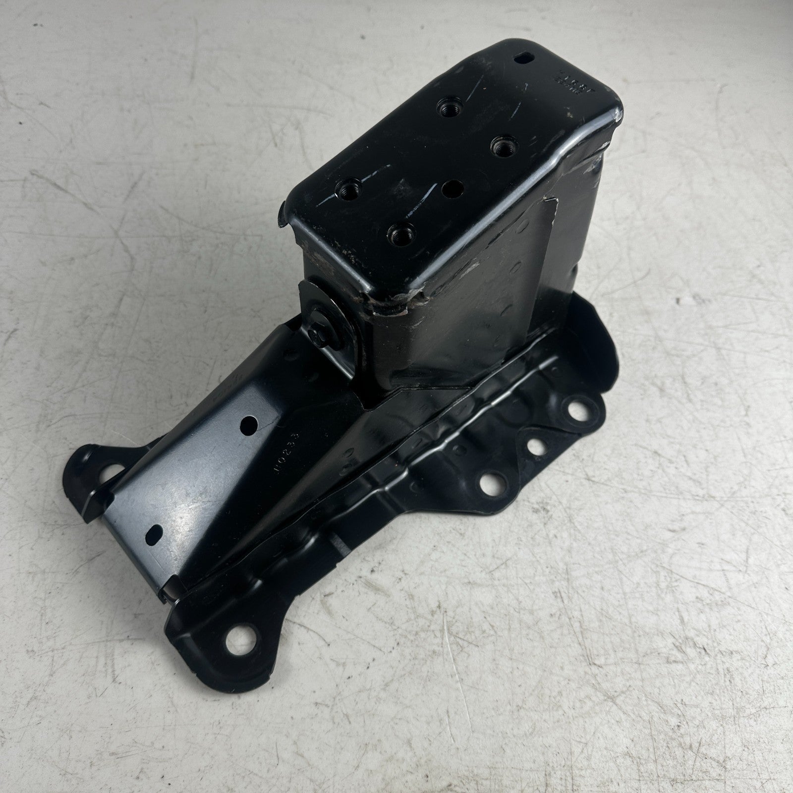 2017-2022 HONDA CR-V CRV FRONT RIGHT BUMPER DRIVER SIDE BAR MOUNT BRACKET OEM