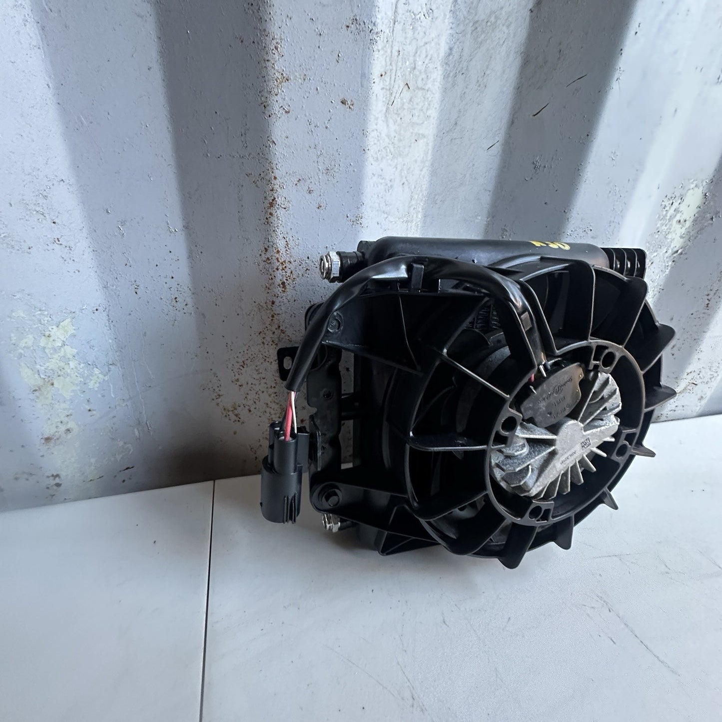 2014-2019 Chevy Corvette Transmission Cooler Fan & Radiator Assembly OEM USED GM
