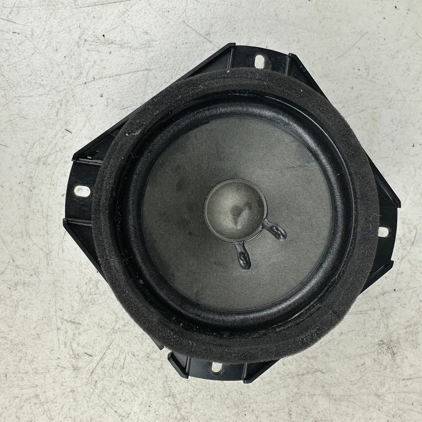 14-19 CHEVROLET CORVETTE REAR RIGHT SIDE QUARTER UPPER PANEL AUDIO SPEAKER OEM