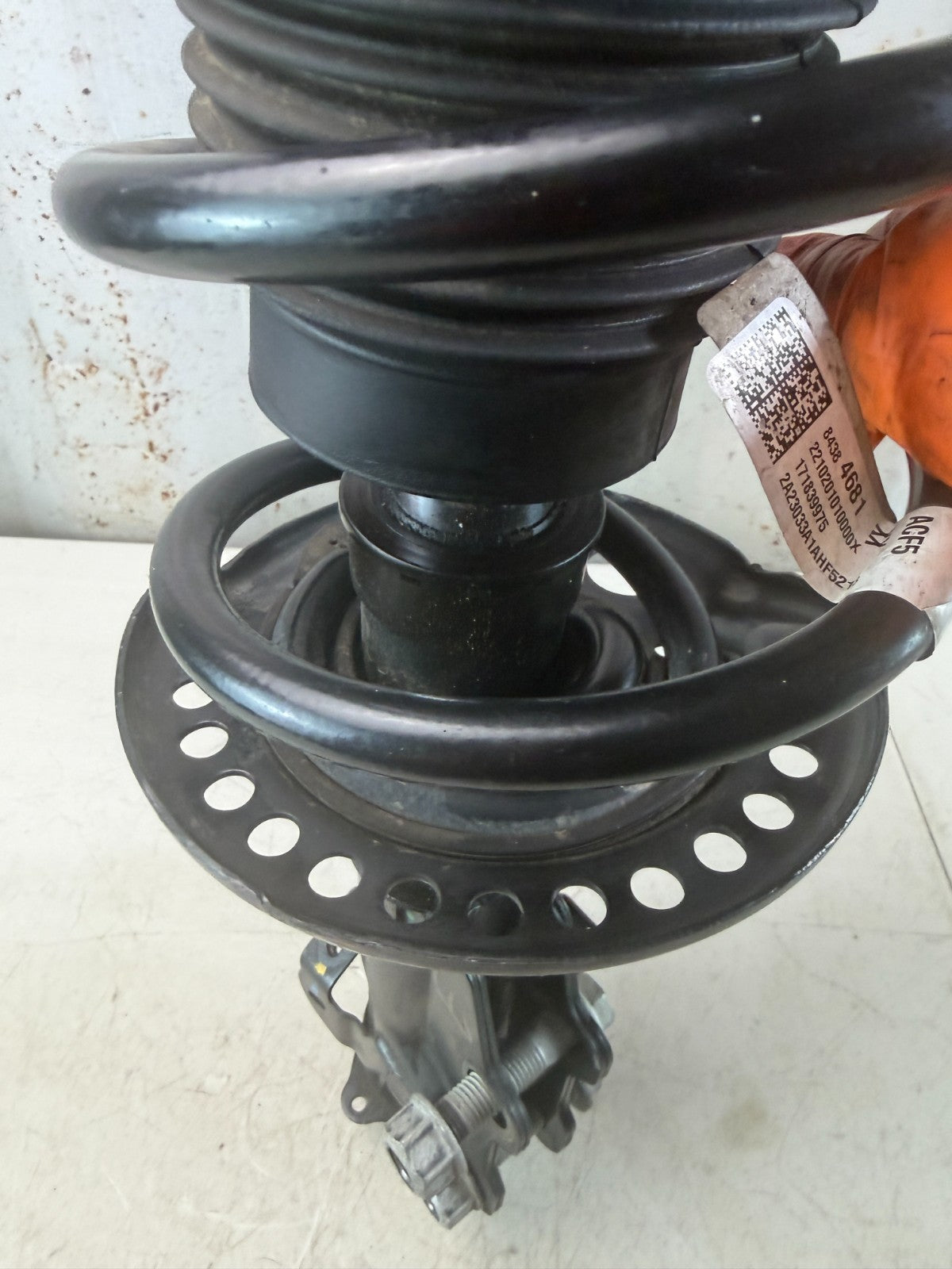 2016 -2024 CHEVROLET CAMARO FRONT RIGHT SIDE SHOCK STRUT ABSORBER 84384681 OEM