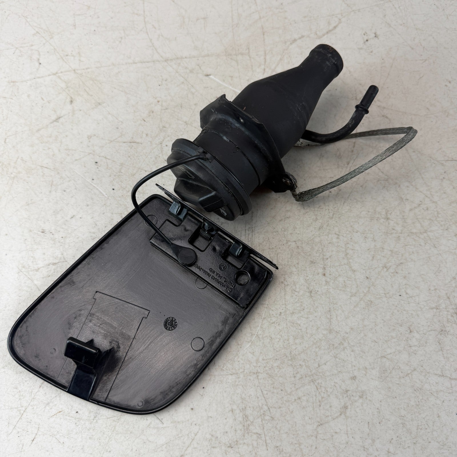 2005-2013 CHEVROLET CORVETTE C6 FUEL DOOR LID GAS TANK COVER W/ACTUATOR 15872420