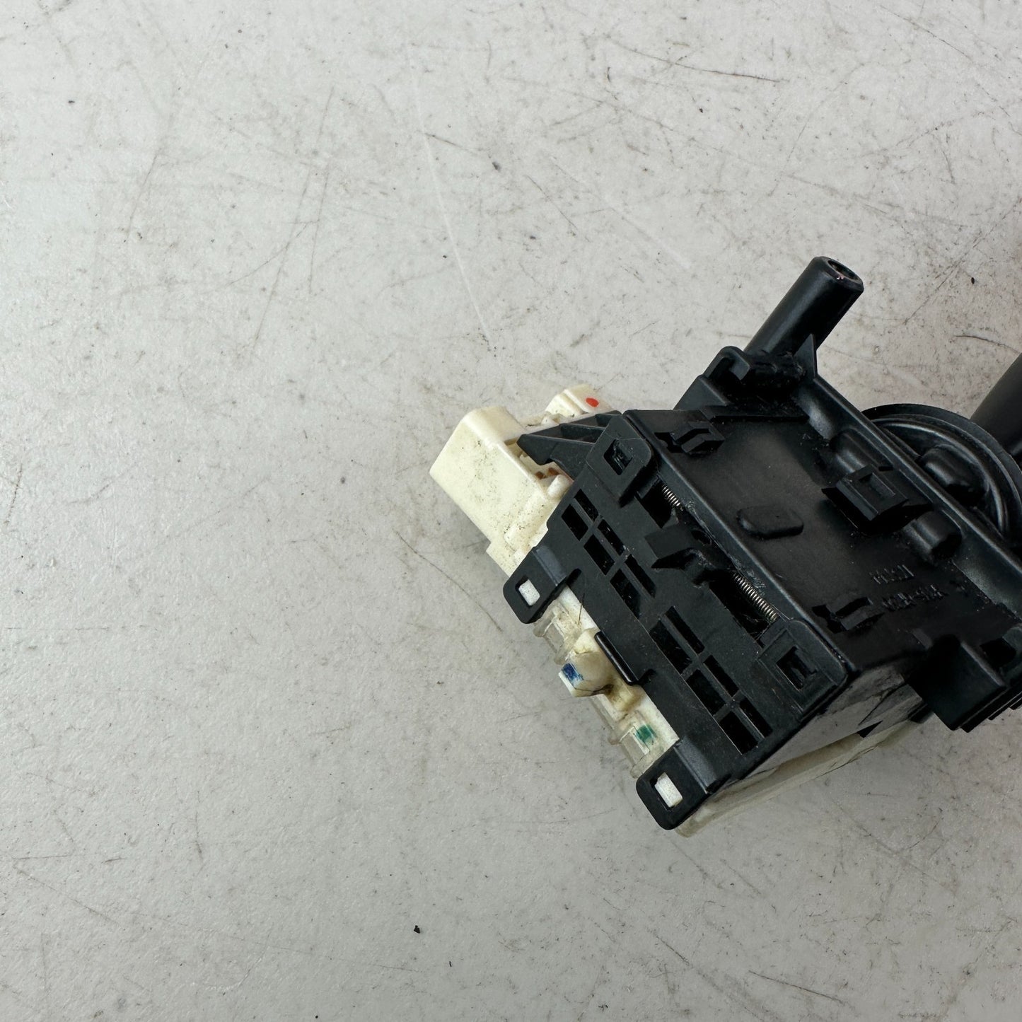 2003-2008 TOYOTA COROLLA COLUMN HEADLIGHT TURN SIGNAL CONTROL SWITCH 173744 OEM