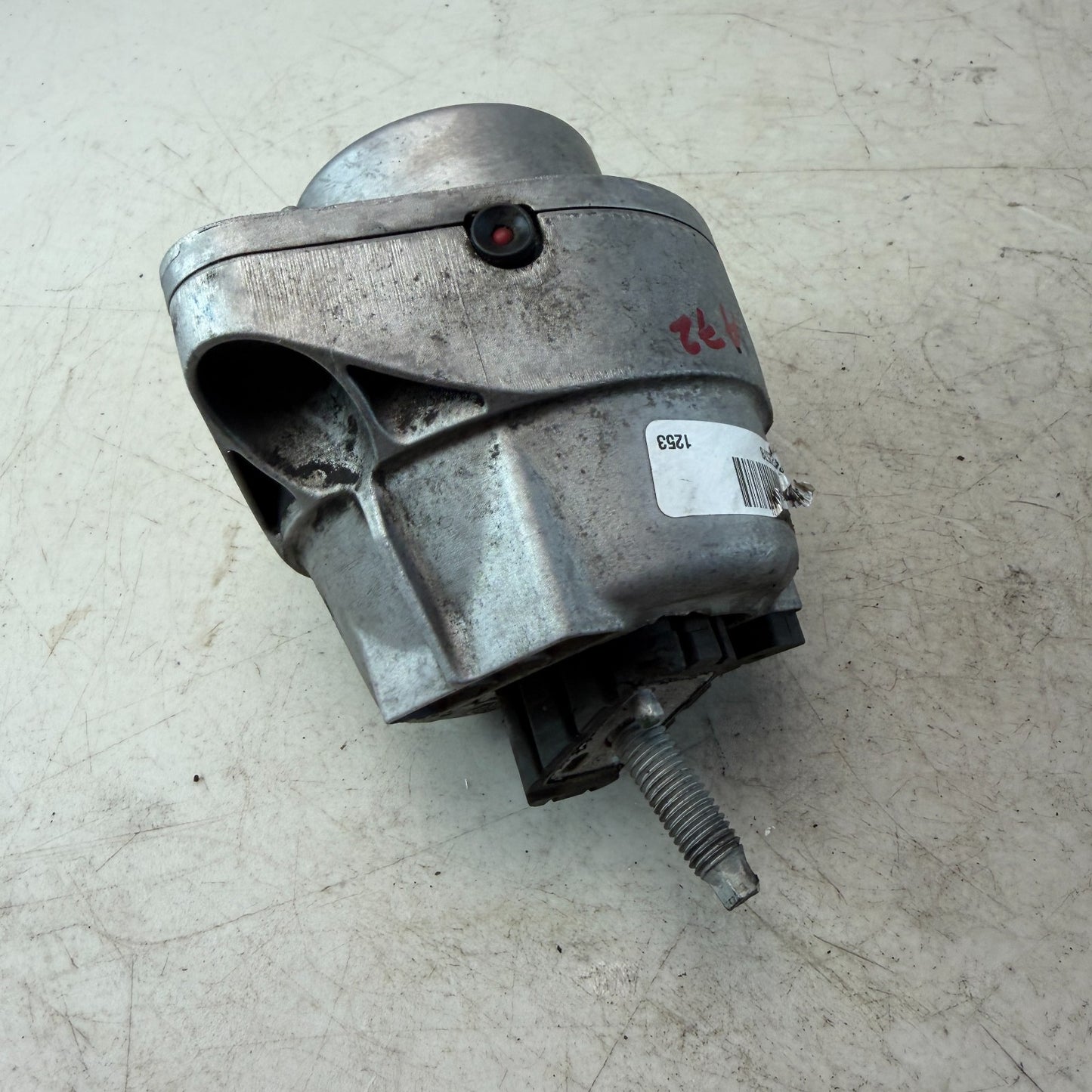 2017-2024 CHEVY CAMARO FRONT RIGHT PASSENGER SIDE ENGINE MOTOR MOUNT 84122578