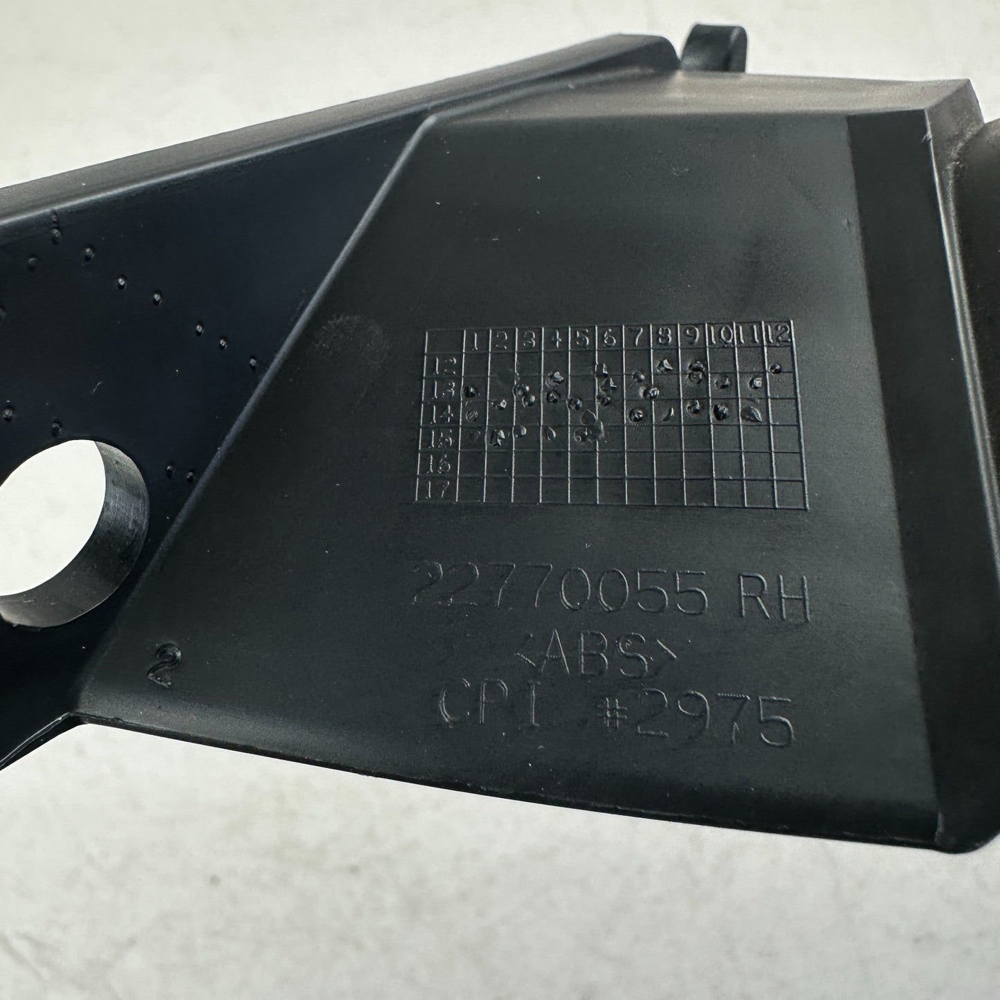 2014-2019 CHEVROLET CORVETTE REAR RIGHT COMPARTMENT STORAGE TRAY HOOK CLIP OEM