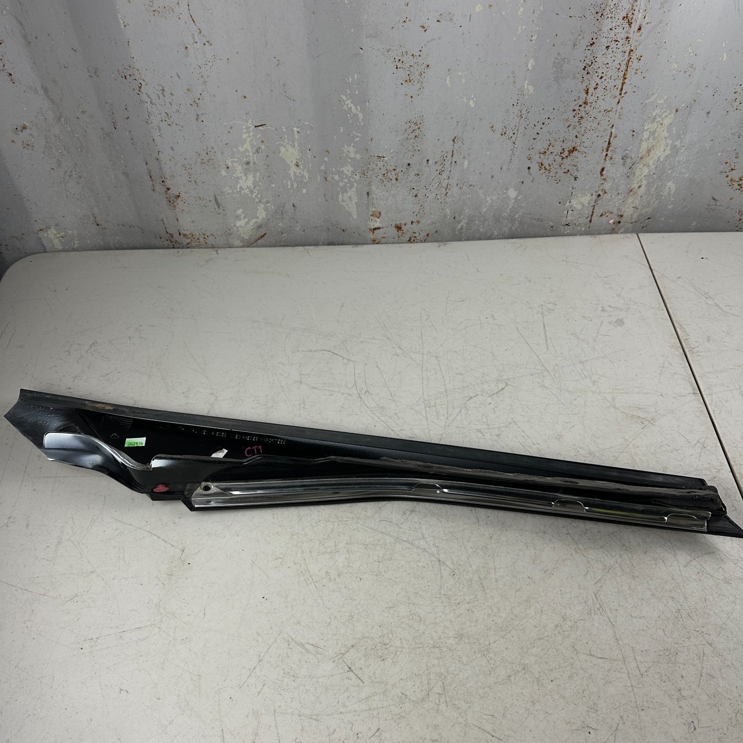 2014-2019 CHEVY CORVETTE RIGHT WINDSHIELD PILLAR APPLIQUE TRIM PANEL COVER OEM