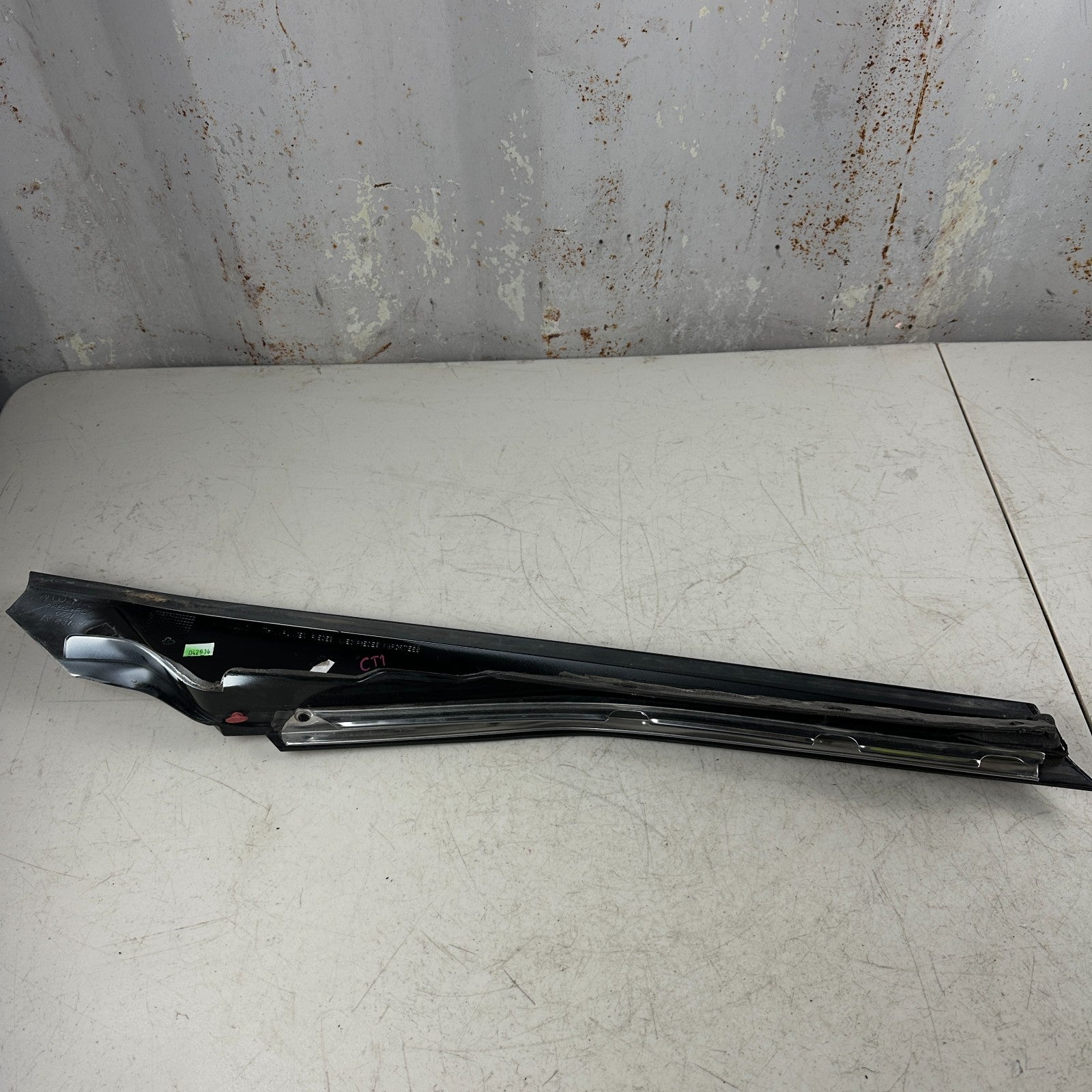 2014-2019 CHEVY CORVETTE RIGHT WINDSHIELD PILLAR APPLIQUE TRIM PANEL COVER OEM