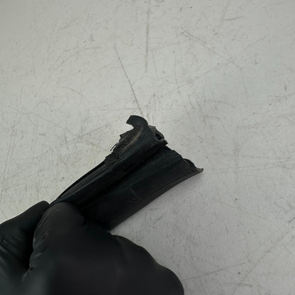 2014-2019 CHEVROLET CORVETTE C7 FRONT WINDSHIELD WEATHER STRIP RUBBER BLACK OEM