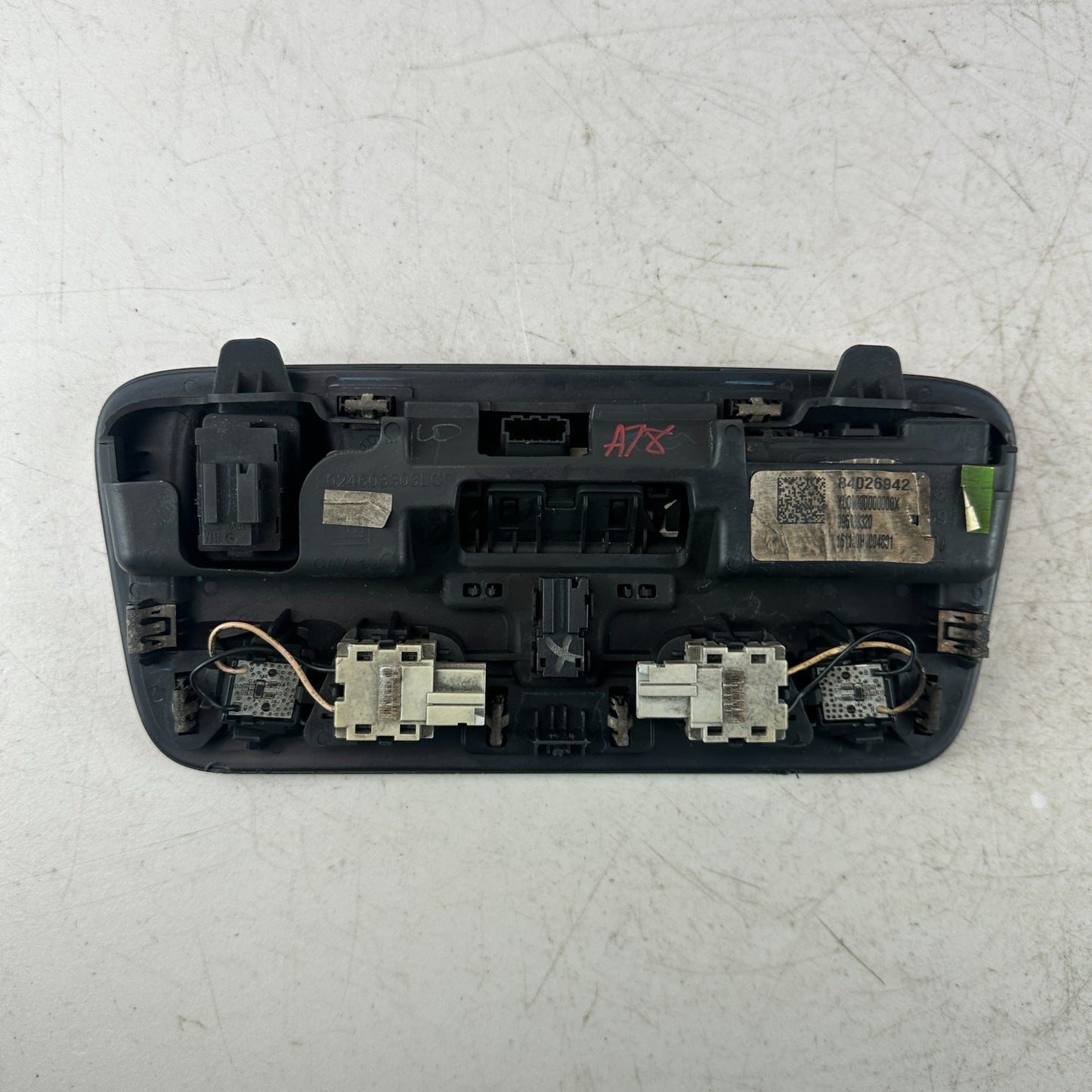 2016-2018 CHEVROLET CAMARO OVERHEAD CONSOLE MAP LIGHT W/ SUNROOF SWITCH 84026942