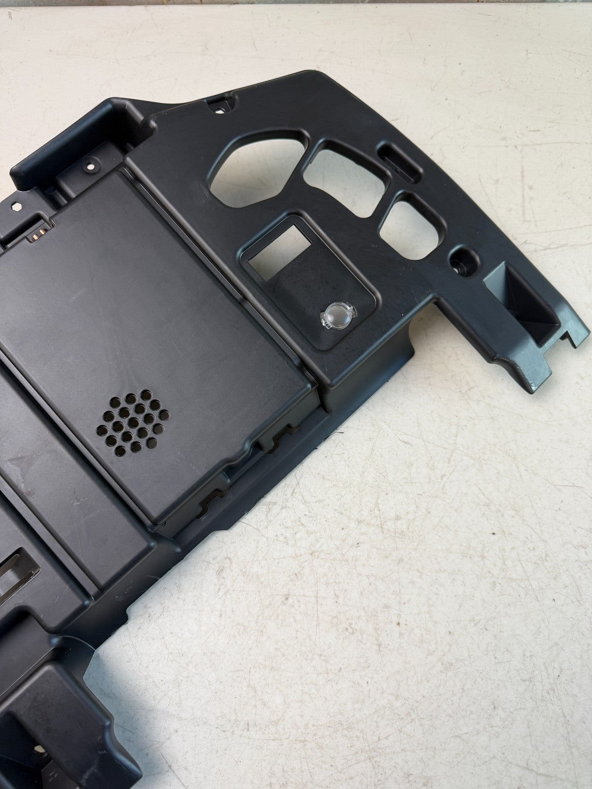 2021-2024 CHEVROLET CAMARO COMMUNICATION CONTROL MODULE UNIT MOUNT BRACKET OEM