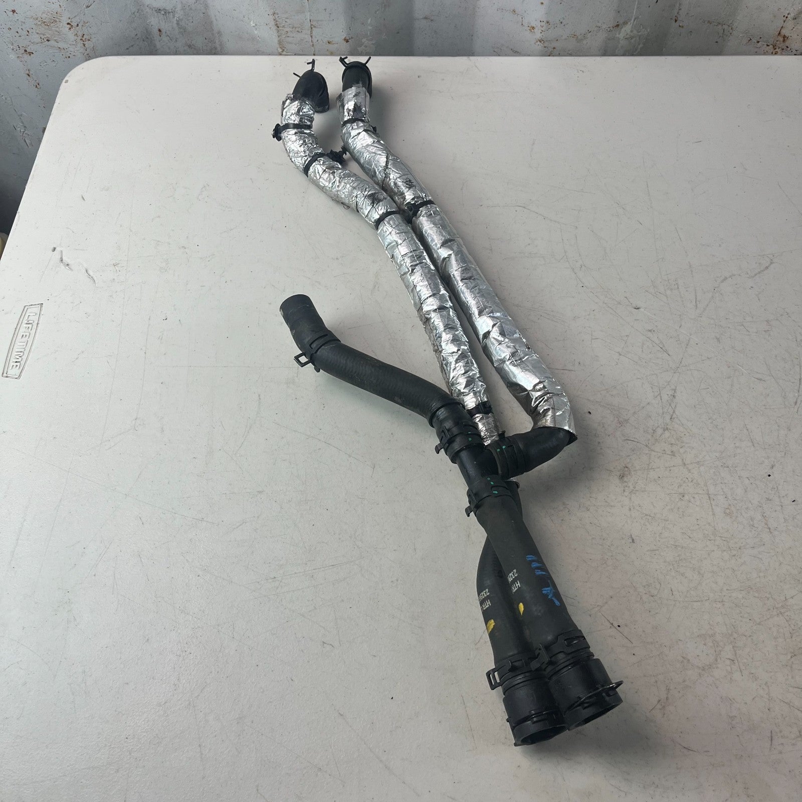 2016-2024 CHEVROLET CAMARO SS ENGINE RADIATOR COOLANT HOSE PIPE 23352709 OEM