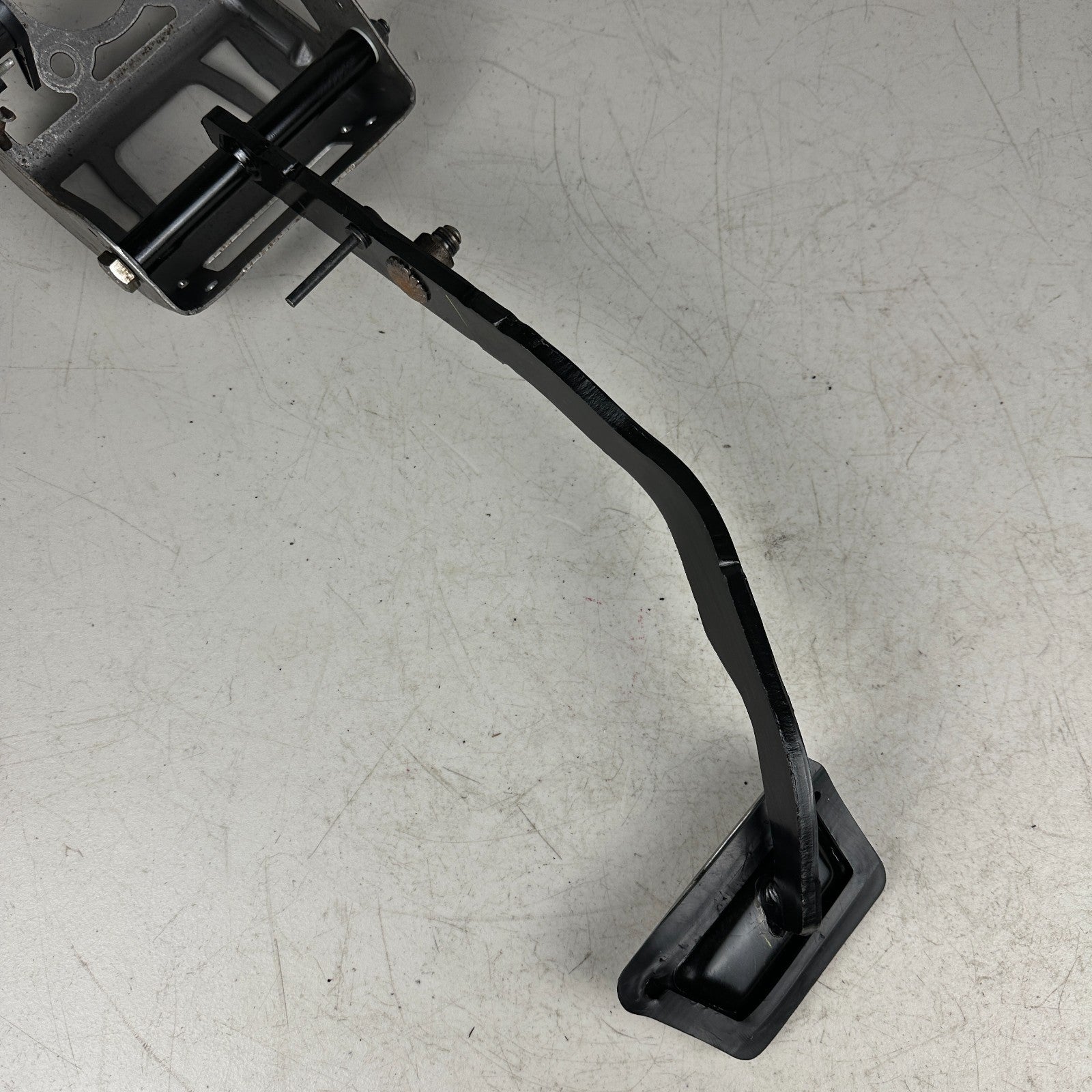 2015-2023 DODGE CHALLENGER FLOOR BRAKE STOP PEDAL PAD W/ BRACKET SUPPORT OEM