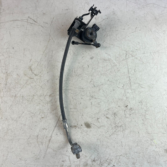 14-19 CHEVY CORVETTE REAR RIGHT SUSPENSION HEIGHT LEVEL SENSOR W/ WIRE 23110570