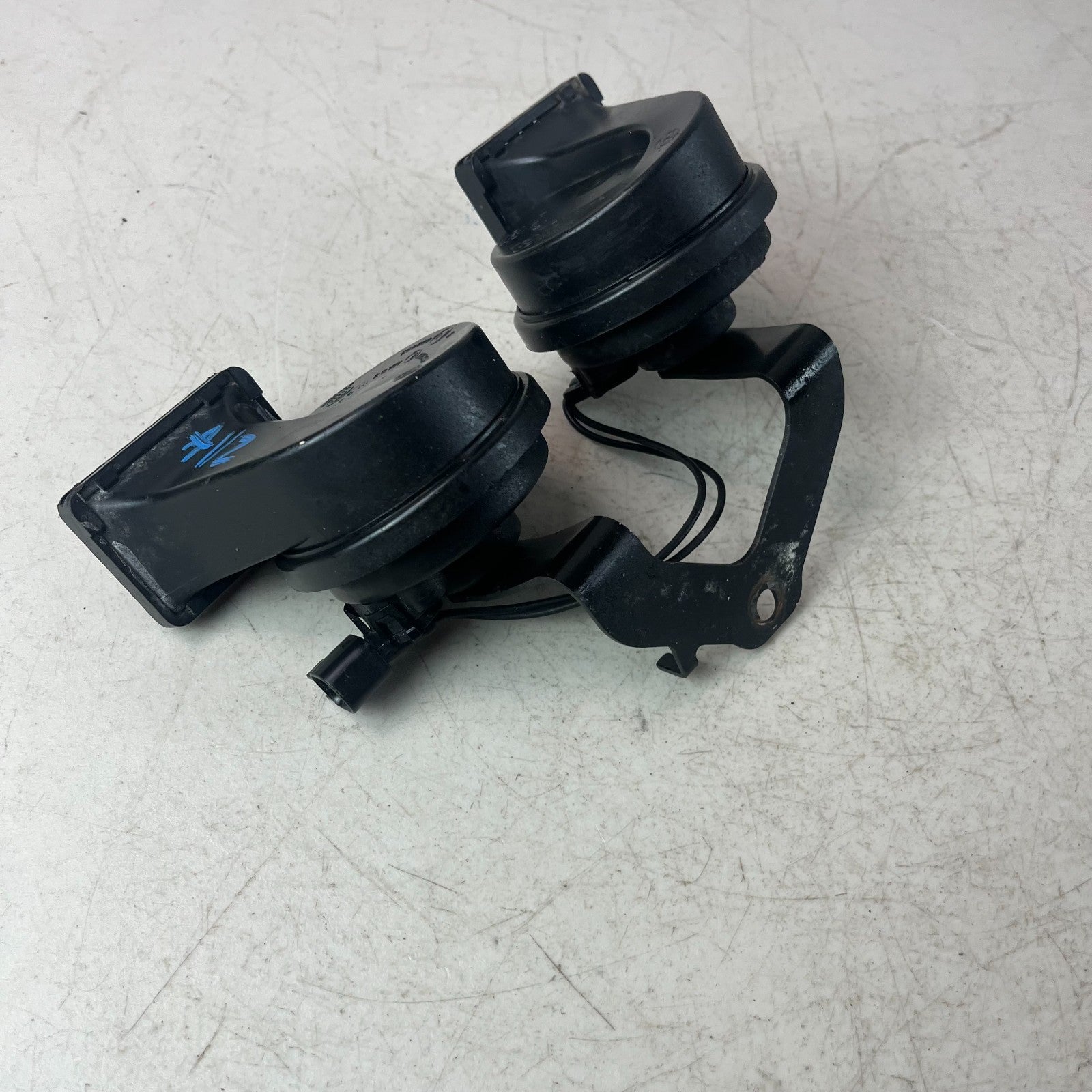 2016-24 CHEVROLET CAMARO LOW & HIGH TONE NOTE PICH HORN ALARM SIREN A045299 OEM