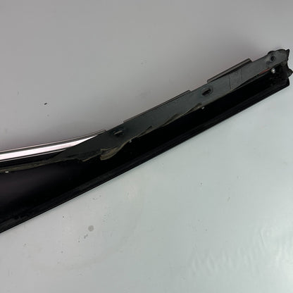 2005-2013 CHEVROLET CORVETTE C6 FRONT LEFT SIDE DOOR WINDOW A-PILLAR MOLDING OEM