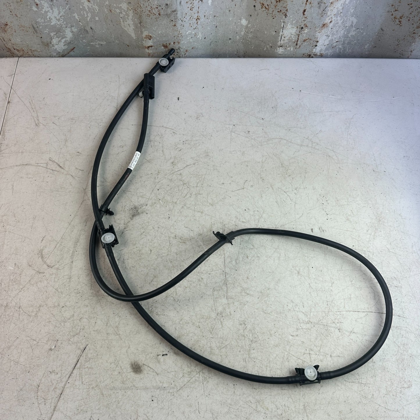 2015-2021 MERCEDES W205 C300 WINDSHEILD WASHER RESERVOIR LINE HOSE A2058600192