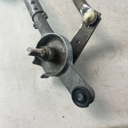 2016-2024 CHEVROLET CAMARO FRONT WINDSHIELD WINDOW WIPER MOTOR LINKAGE OEM