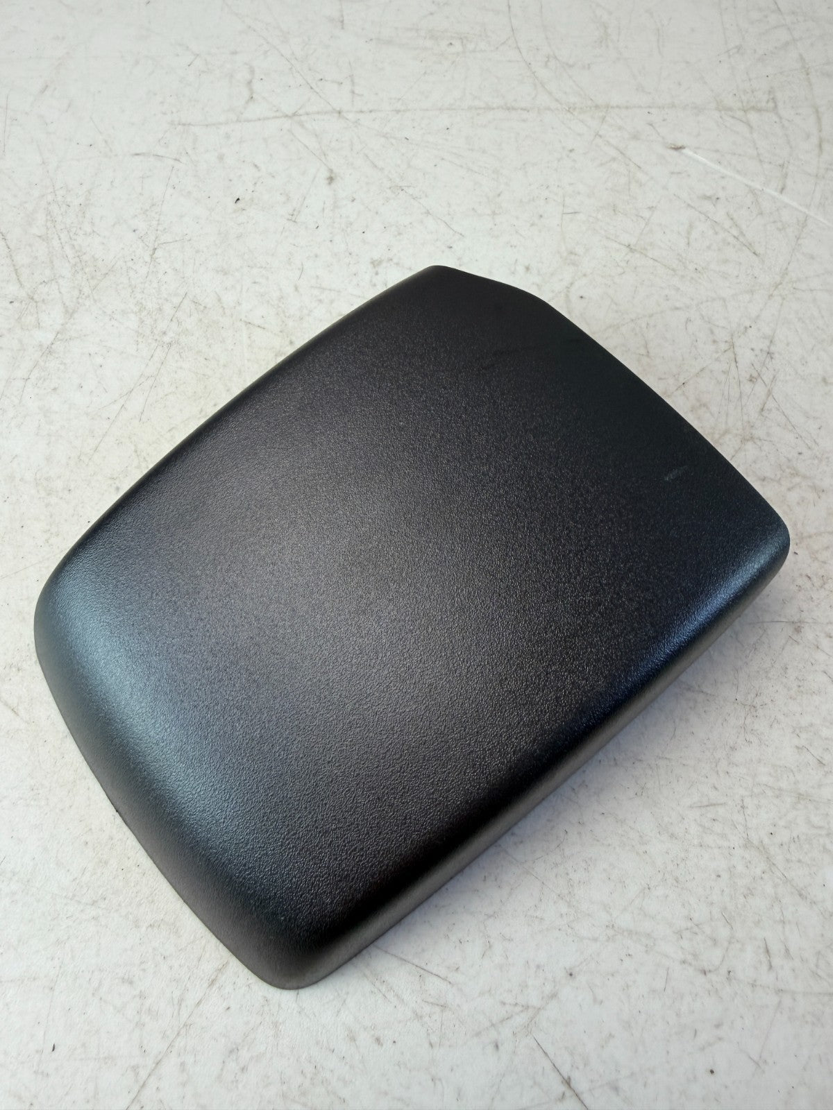 2019-2024 CHEVROLET CAMARO WINDSHIELD RAIN SENSOR UPPER TRIM COVER CAP 84202501