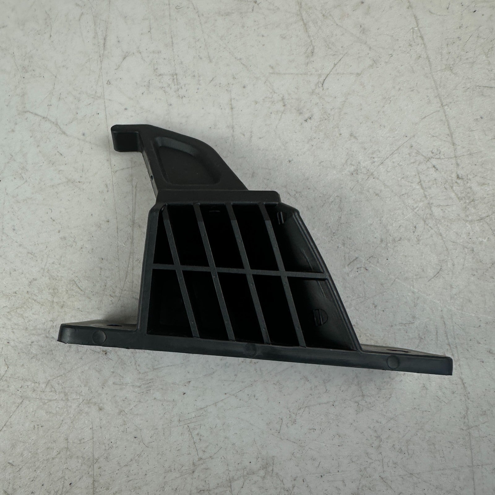2014-2019 CHEVROLET CORVETTE REAR LEFT COMPARTMENT STORAGE TRAY HOOK CLIP OEM
