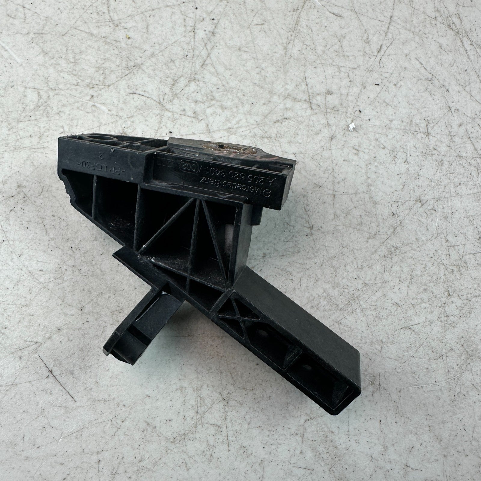 2015-2021 MERCEDES C300 LEFT DRIVER SIDE RADIATOR SUPPORT BRACKET A2056203401