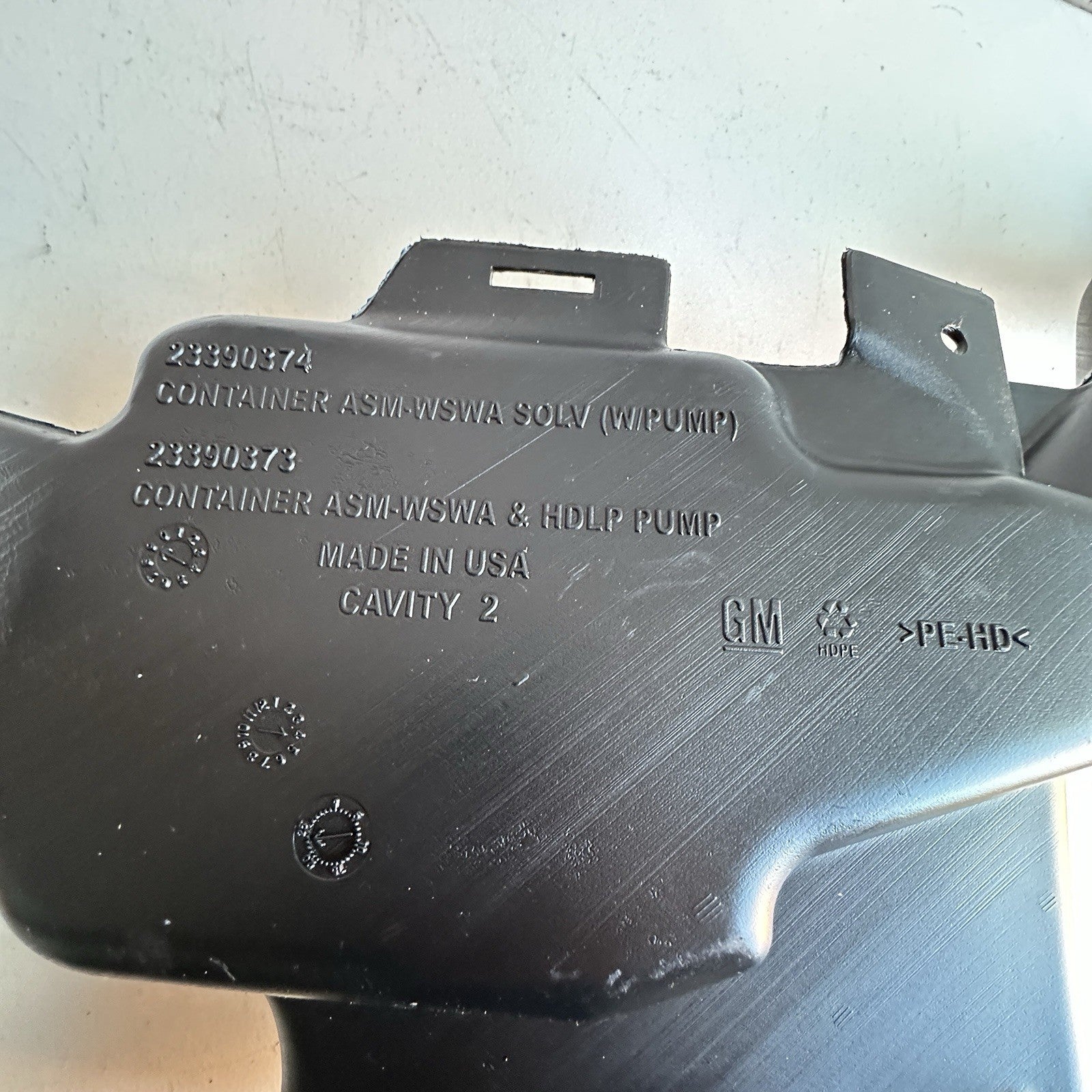 2014-2019 CHEVROLET CORVETTE C7 WASHER FLUID RESERVOIR TANK OEM