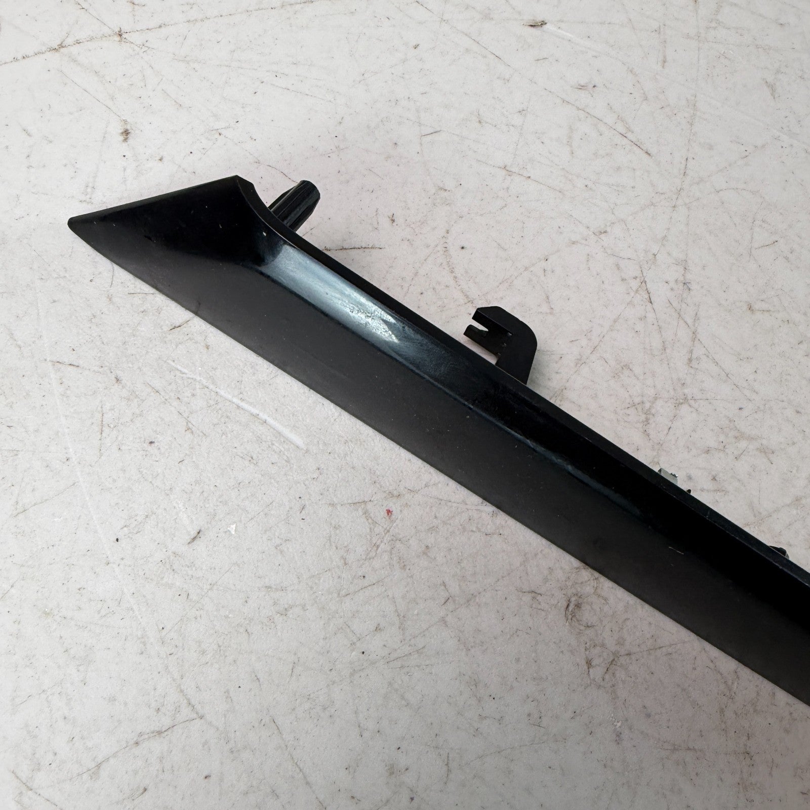 2017-2020 MASERATI LEVANTE FRONT LEFT DRIVER DOOR MOLDING TRIM PANEL 80386 OEM