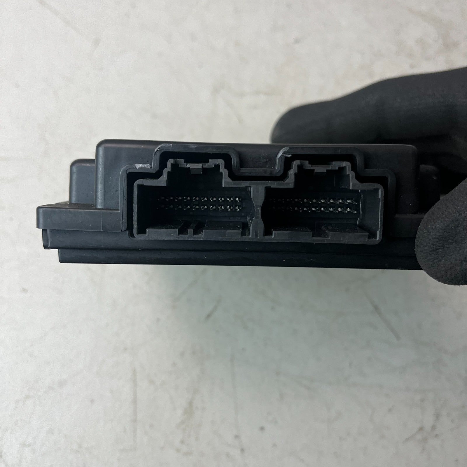 2017 - 2018 CHEVY CAMARO THEFT LOCKING KEYLESS ENTRY CONTROL MODULE 13523236 OEM