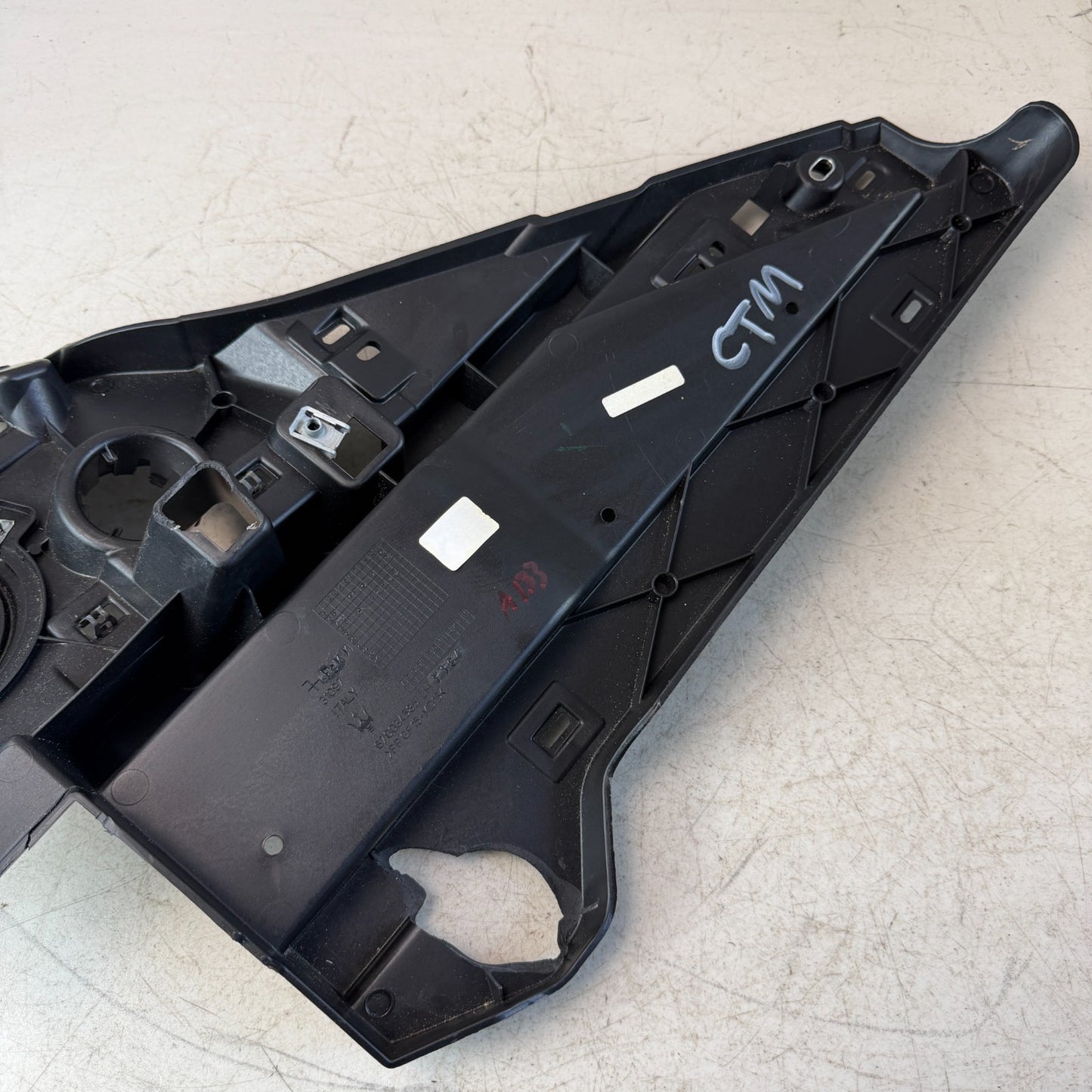 2017 - 2020 MASERATI LEVANTE REAR LEFT TRUNK COVER TRIM BRACKET WITH SPEAKER OEM