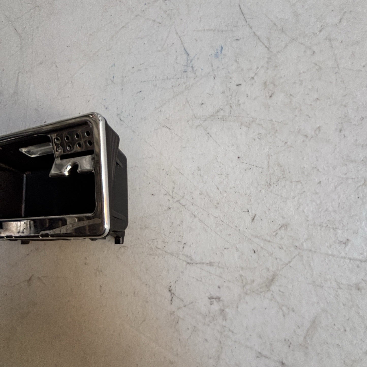 2008-14 Mercedes C300 C350 Front Center Ashtray Insert OEM A2048100330 TS0291