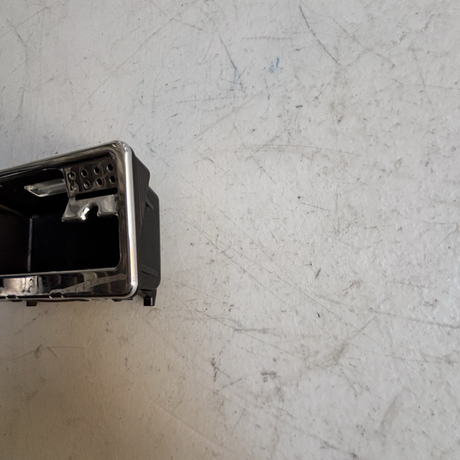 2008-14 Mercedes C300 C350 Front Center Ashtray Insert OEM A2048100330 TS0291
